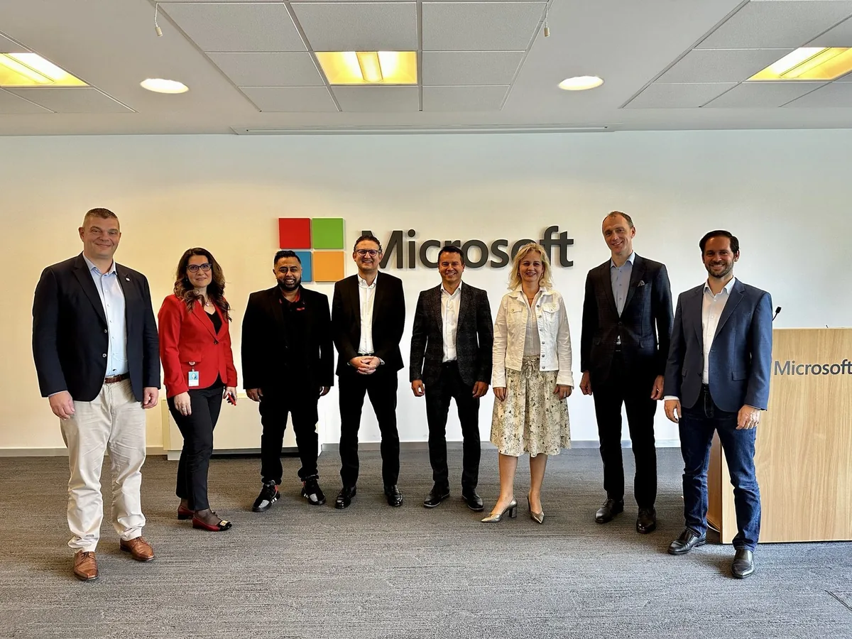 Omer Qureshi with hyperscaler partnership leadership team at Microsoft.